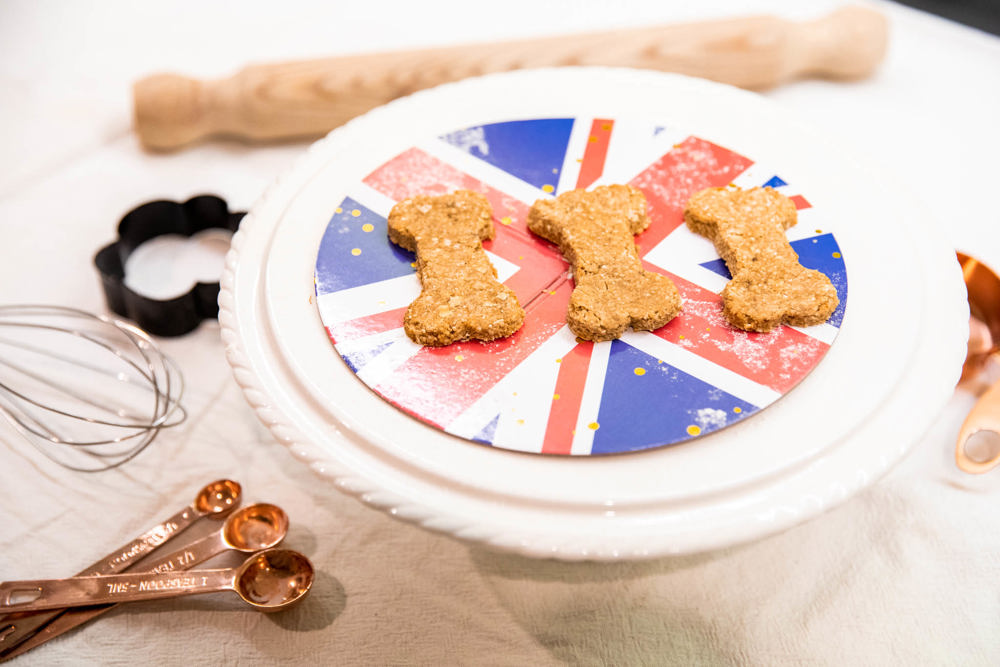 3 Banana Biscuits on a cake stand